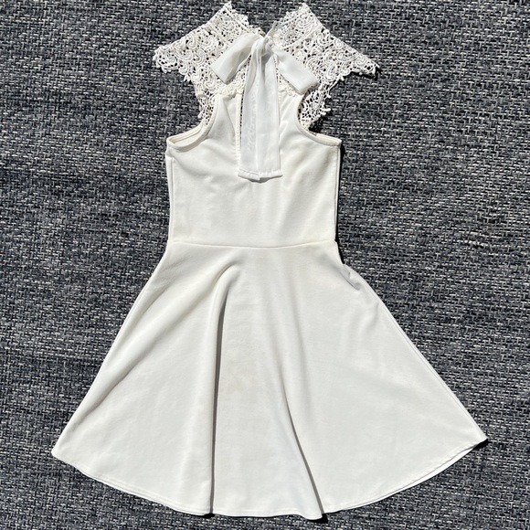 LACE-NECK BRIDAL SHOWER SKATER DRESS - Picture 7 of 10